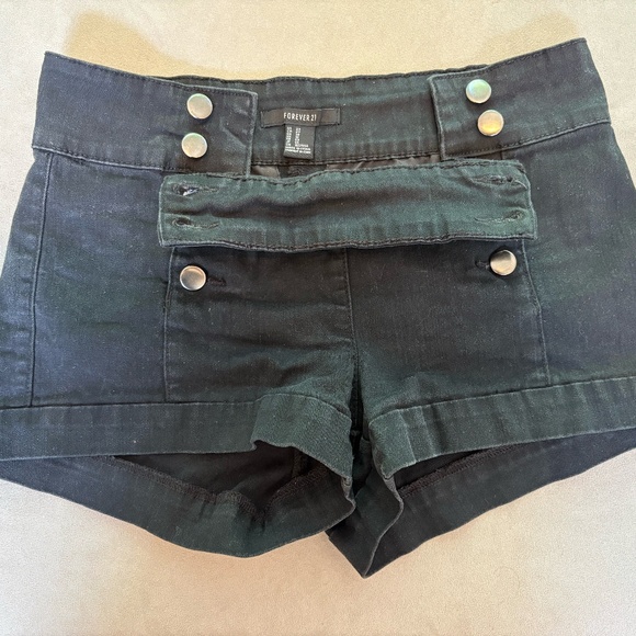 FOREVER 21 DOUBLE-BUTTON FRONT SHORTS - SIZE: 27, BLACK - Picture 3 of 5